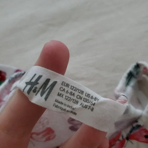 H&m dress bundle butterfly strawberry kids 6 7 8 - Picture 6 of 8